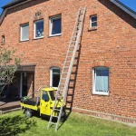 Für Arbeiten in bis zu 9 Metern Höhe, wo die Hubbühne nicht benötigt wird oder nur wenig Platz herrscht - beispielsweise bei Fassadenarbeiten, Baumschnitt oder kleineren Reparaturen. Stabil, sicher und flexibel einsetzbar.